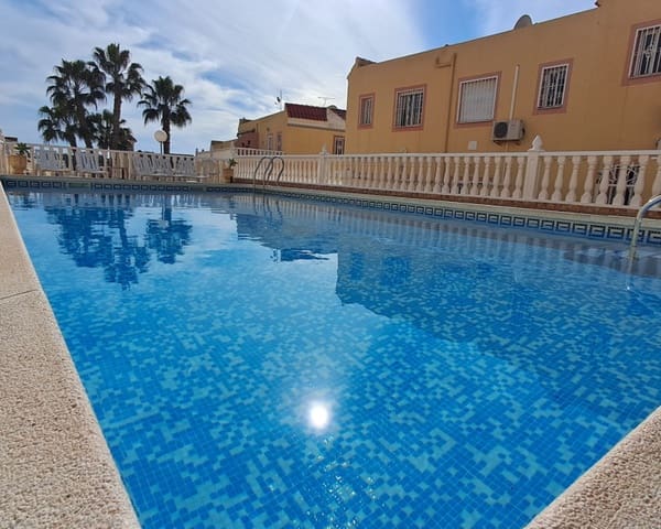 2 bedroom Townhouse for sale in Villamartin, Orihuela with pool - € 159,000 (Ref: 9626785)