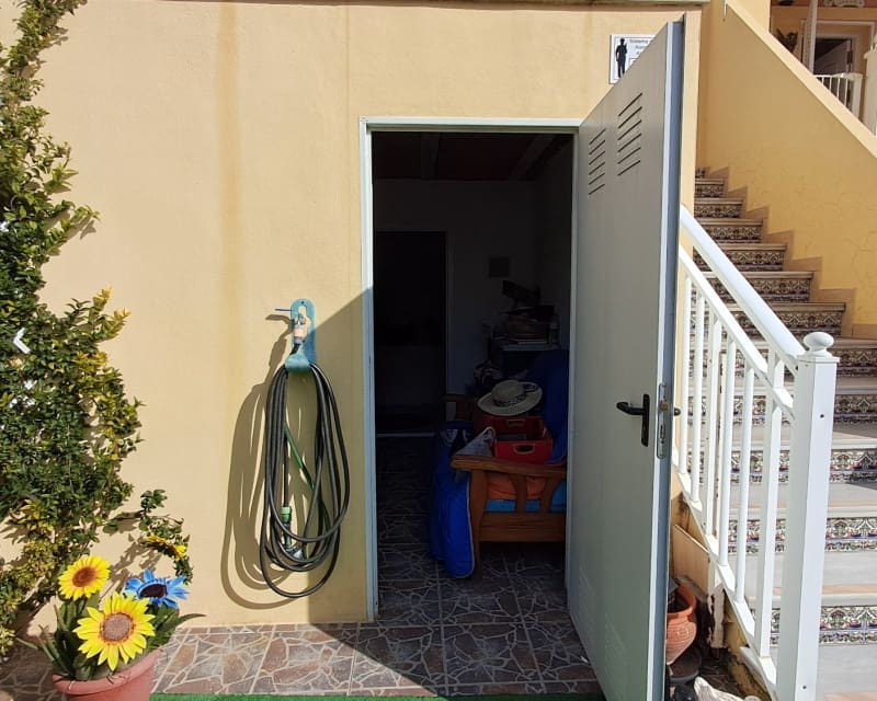 2 bedroom Townhouse for sale in Villamartin with pool - € 159,000 (Ref: 9626785)