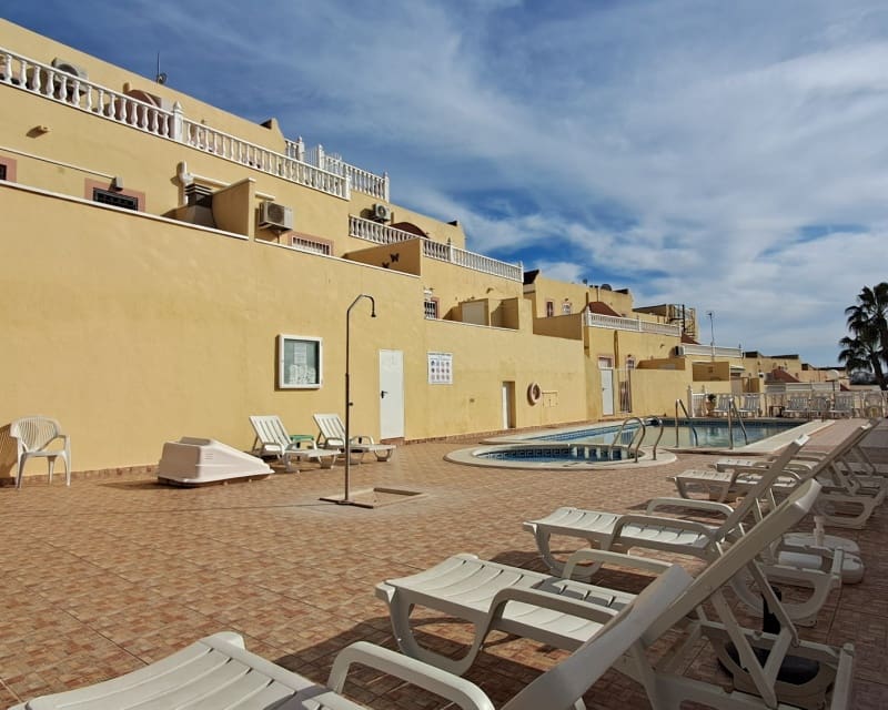 2 bedroom Townhouse for sale in Villamartin with pool - € 159,000 (Ref: 9626785)