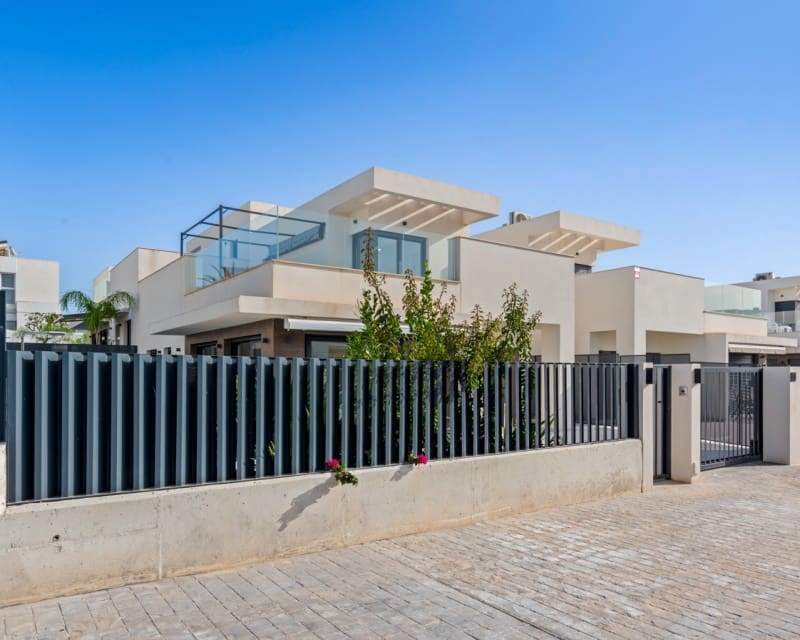 3 soverom Hus til salgs i La Marina med svømmebasseng - € 445 000 (Ref: 9626788)