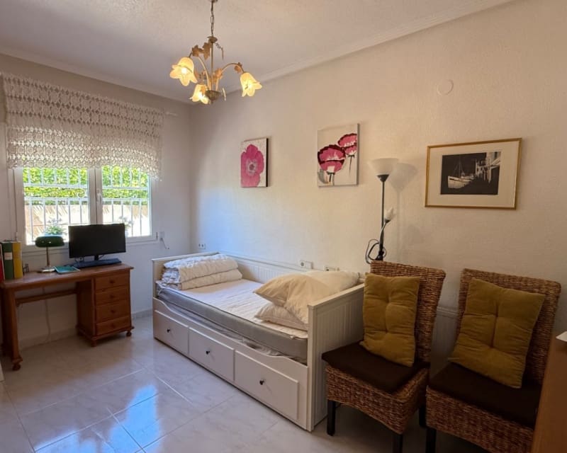 4 sypialnia Willa na sprzedaż w La Zenia z basenem - 570 000 € (Ref: 9626790)