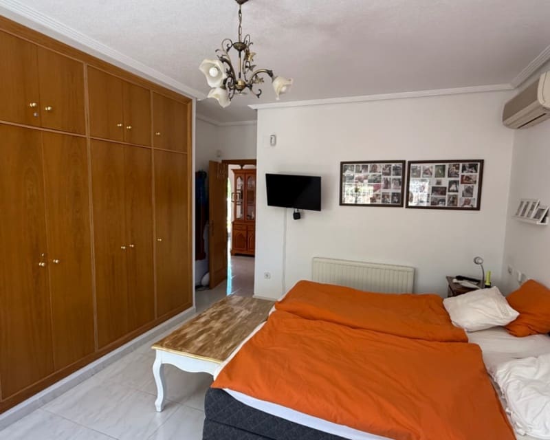 4 sypialnia Willa na sprzedaż w La Zenia z basenem - 570 000 € (Ref: 9626790)