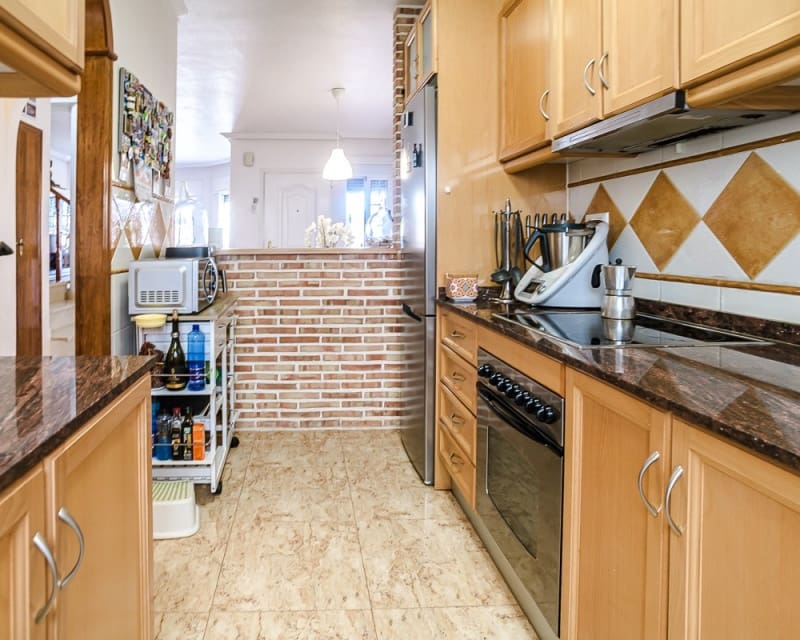 2 makuuhuone Huvila myytävänä paikassa El Raso mukana uima-altaan - 247 000 € (Ref: 9626792)