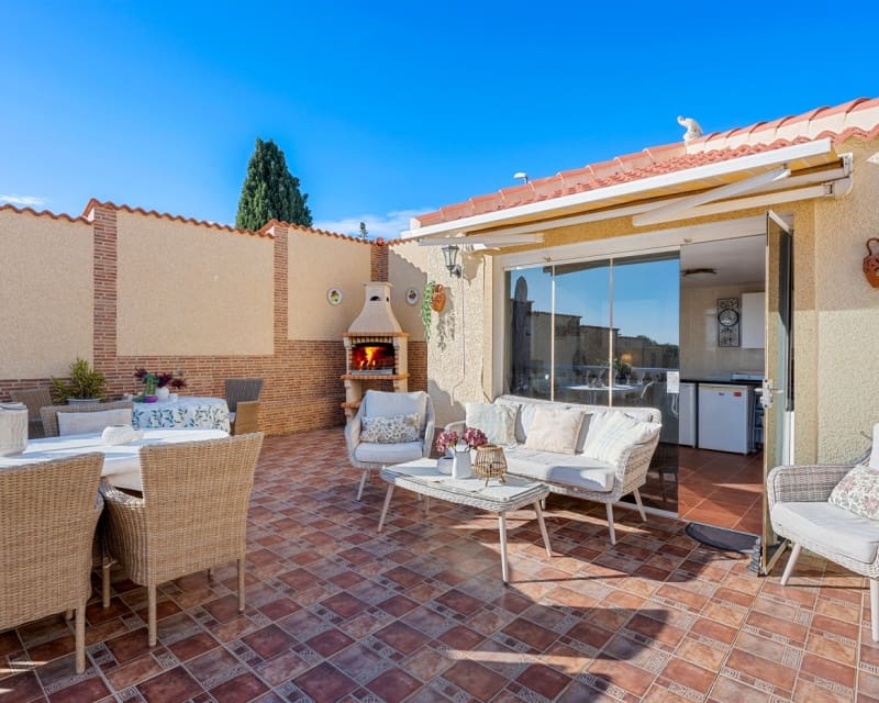 4 slaapkamer Villa te koop in Dona Pepa met zwembad - € 449.500 (Ref: 9626794)