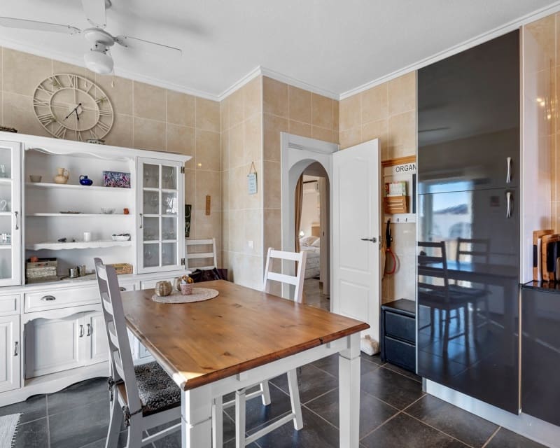 4 slaapkamer Villa te koop in Dona Pepa met zwembad - € 449.500 (Ref: 9626794)