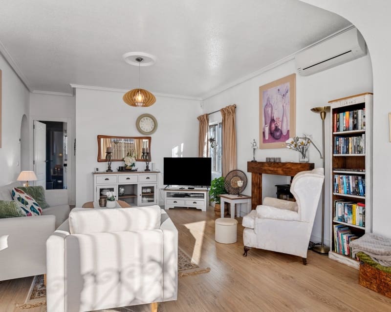 4 slaapkamer Villa te koop in Dona Pepa met zwembad - € 449.500 (Ref: 9626794)