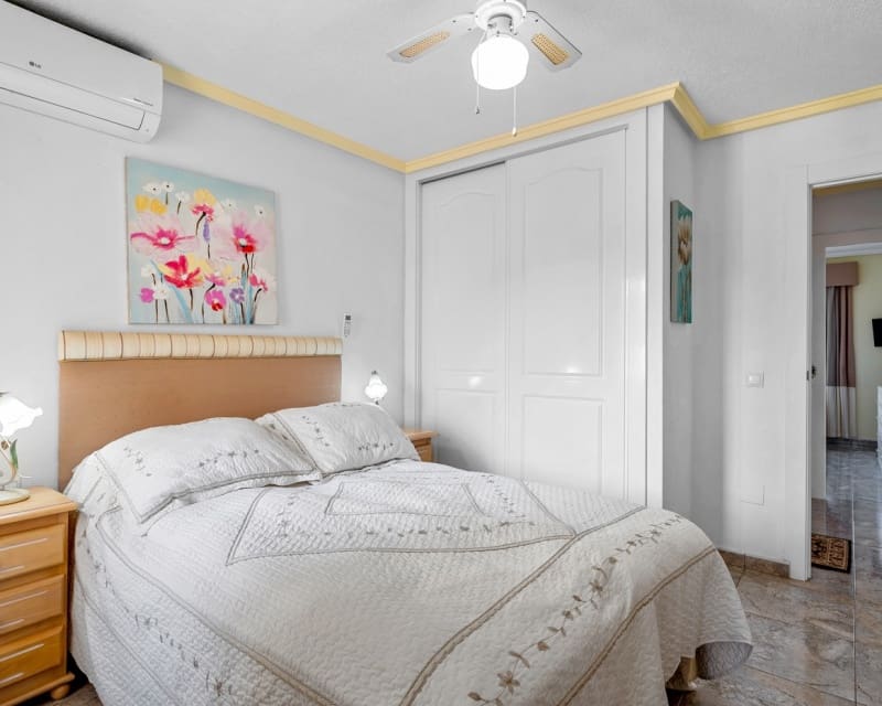 4 slaapkamer Villa te koop in Dona Pepa met zwembad - € 449.500 (Ref: 9626794)