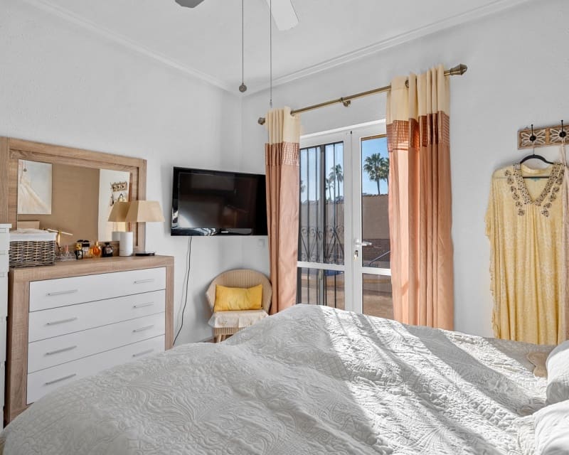 4 slaapkamer Villa te koop in Dona Pepa met zwembad - € 449.500 (Ref: 9626794)