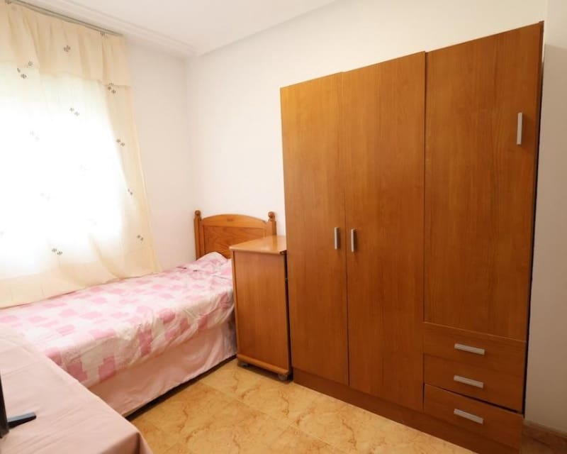 3 soveværelse Villa til salg i Torrevieja med swimmingpool - € 205.000 (Ref: 9626803)