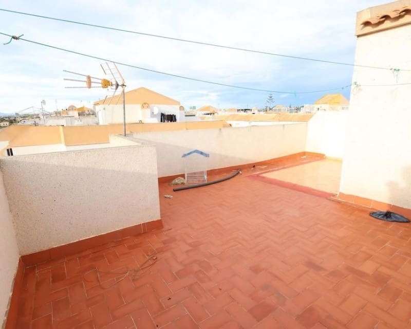 3 soveværelse Villa til salg i Torrevieja med swimmingpool - € 205.000 (Ref: 9626803)