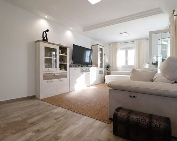 4 camera da letto Villa in vendita in Villamartin, Orihuela con piscina - 414.950 € (Rif: 9626804)