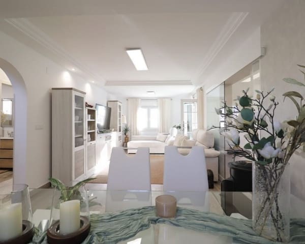 4 camera da letto Villa in vendita in Villamartin, Orihuela con piscina - 414.950 € (Rif: 9626804)