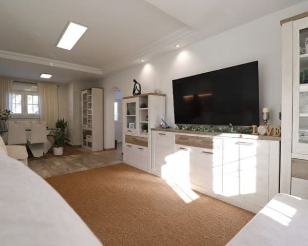 4 camera da letto Villa in vendita in Villamartin, Orihuela con piscina - 414.950 € (Rif: 9626804)