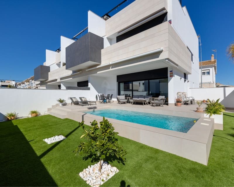 Apartamento de 3 habitaciones en Pilar de la Horadada en venta con piscina - 429.000 € (Ref: 9626806)