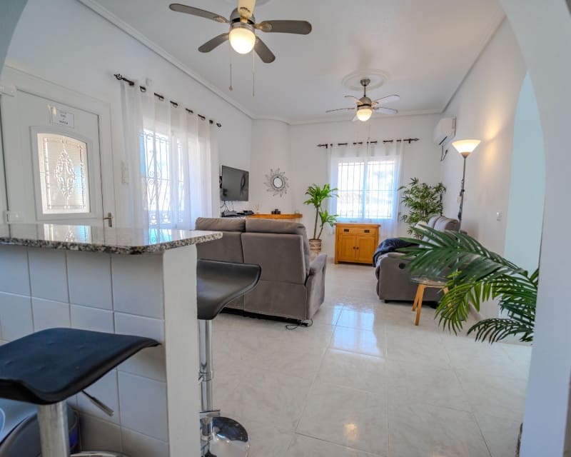 2 soveværelse Villa til salg i La Marquesa med swimmingpool - € 249.000 (Ref: 9626807)