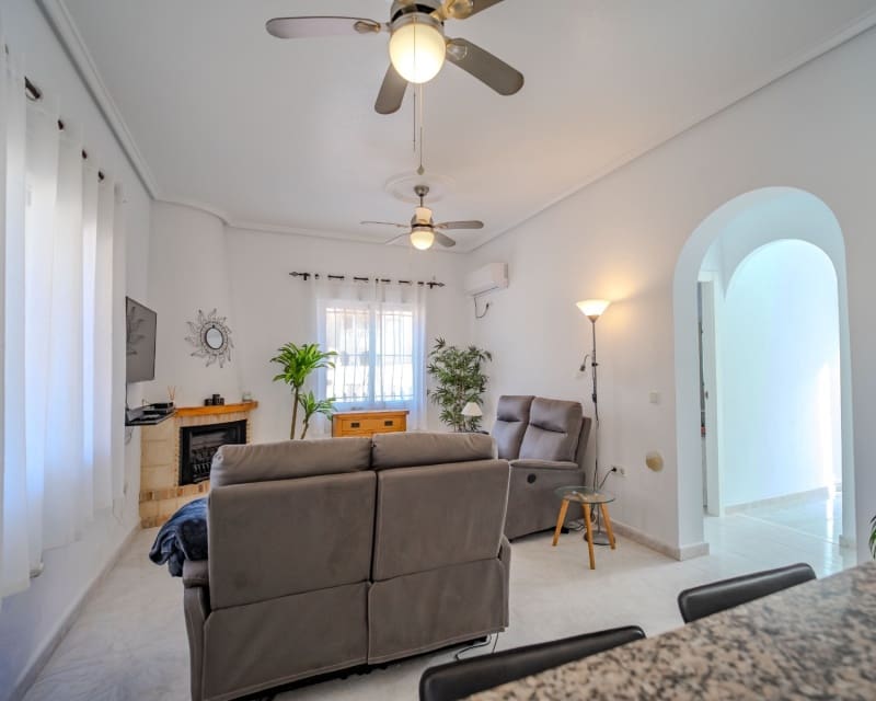 2 soveværelse Villa til salg i La Marquesa med swimmingpool - € 249.000 (Ref: 9626807)