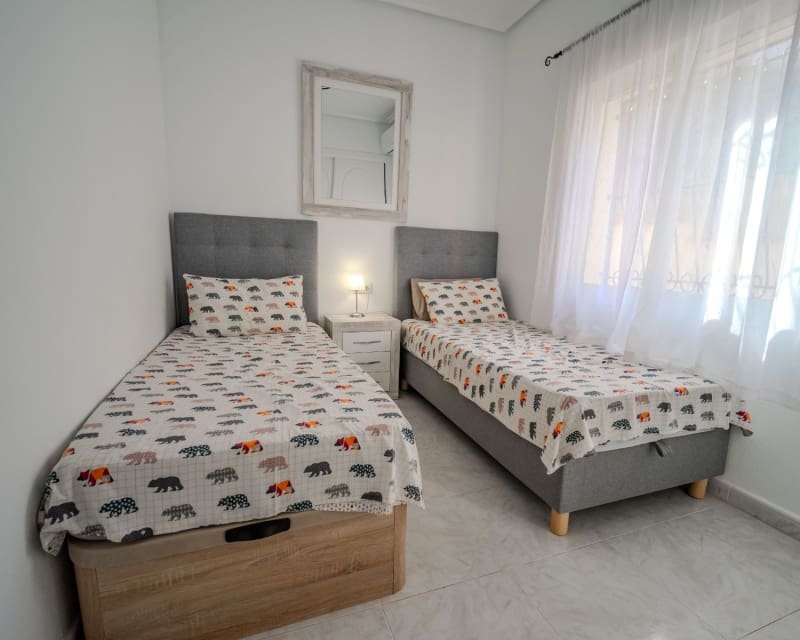 2 soveværelse Villa til salg i La Marquesa med swimmingpool - € 249.000 (Ref: 9626807)