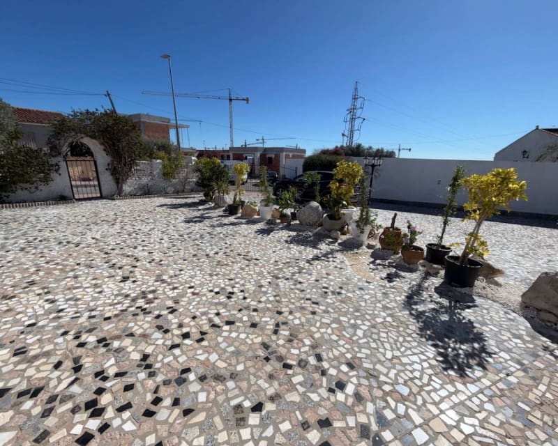 3 makuuhuone Huvila myytävänä paikassa Ciudad Quesada mukana uima-altaan - 420 000 € (Ref: 9626809)