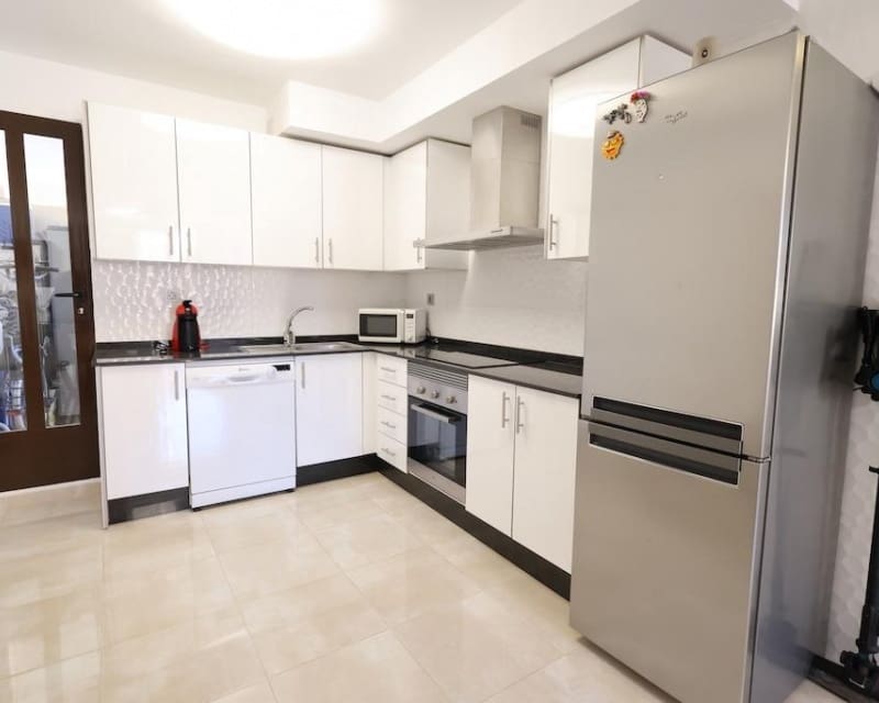 2 soverom Leilighet til salgs i Cabo Roig med svømmebasseng - € 185 000 (Ref: 9626818)