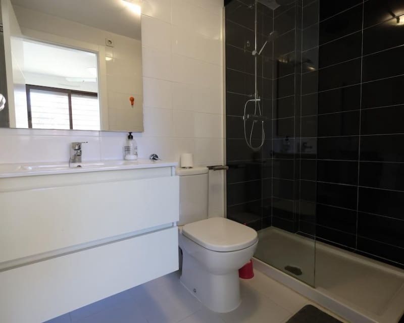 2 soverom Leilighet til salgs i Cabo Roig med svømmebasseng - € 185 000 (Ref: 9626818)