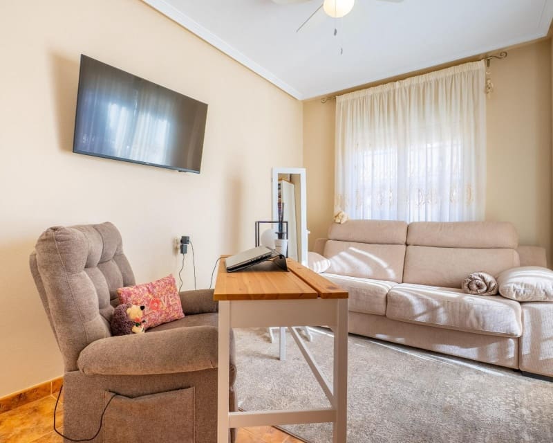 2 bedroom Villa for sale in Cabo Roig with pool - € 258,500 (Ref: 9626820)