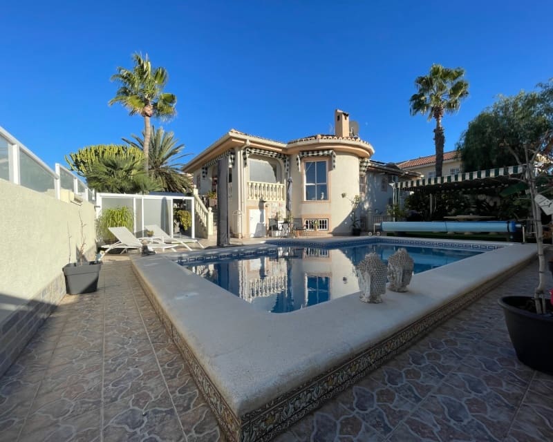 5 makuuhuone Huvila myytävänä paikassa Benimar mukana uima-altaan - 498 000 € (Ref: 9626822)