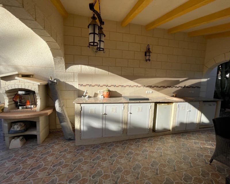 5 makuuhuone Huvila myytävänä paikassa Benimar mukana uima-altaan - 498 000 € (Ref: 9626822)