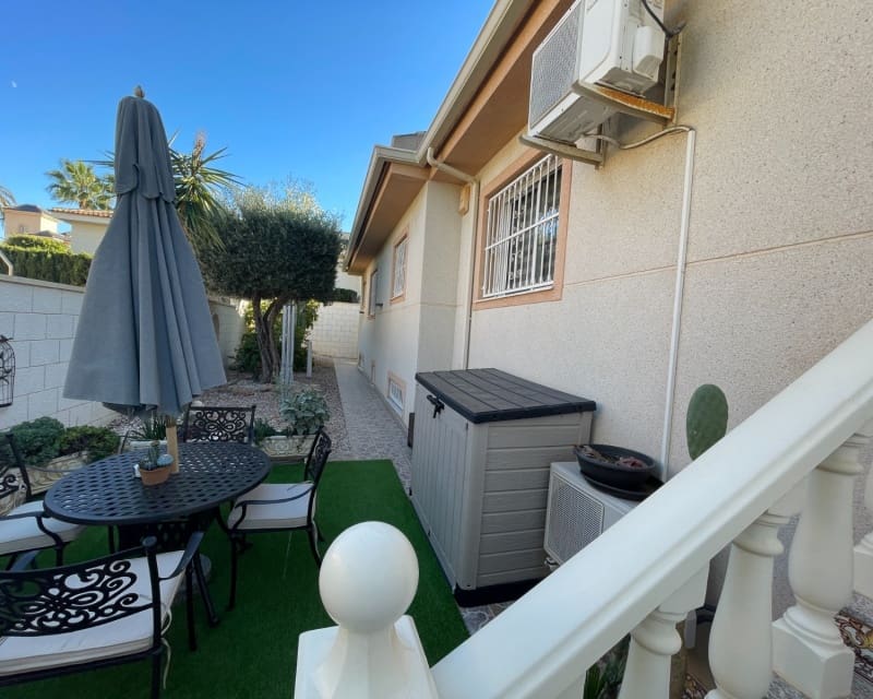 5 makuuhuone Huvila myytävänä paikassa Benimar mukana uima-altaan - 498 000 € (Ref: 9626822)