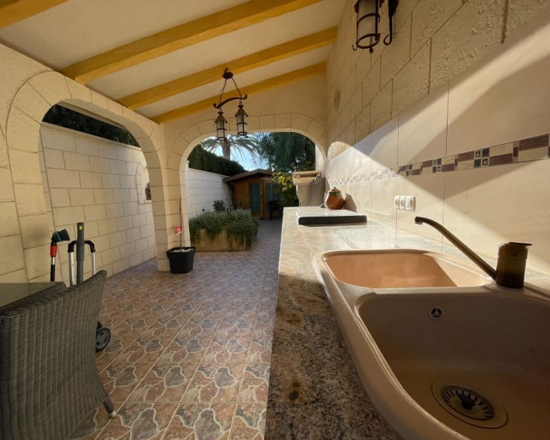 5 makuuhuone Huvila myytävänä paikassa Benimar mukana uima-altaan - 498 000 € (Ref: 9626822)