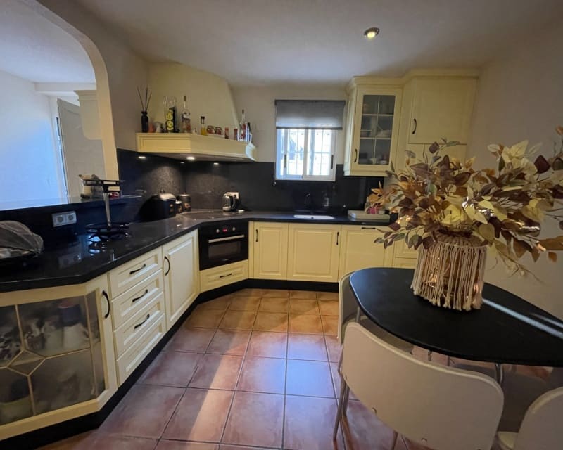 5 makuuhuone Huvila myytävänä paikassa Benimar mukana uima-altaan - 498 000 € (Ref: 9626822)