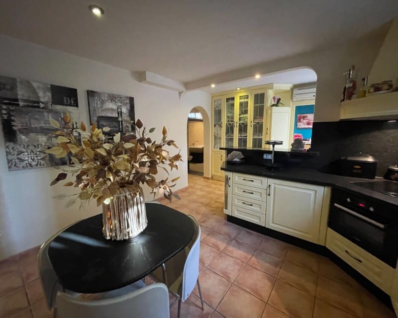 5 makuuhuone Huvila myytävänä paikassa Benimar mukana uima-altaan - 498 000 € (Ref: 9626822)