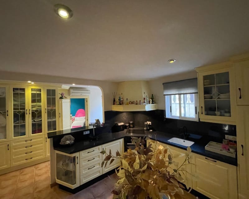 5 makuuhuone Huvila myytävänä paikassa Benimar mukana uima-altaan - 498 000 € (Ref: 9626822)