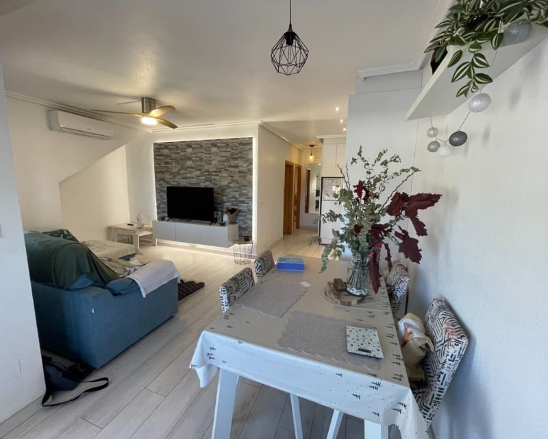 2 soveværelse Bungalow til salg i Daya Vieja med swimmingpool - € 148.000 (Ref: 9626824)