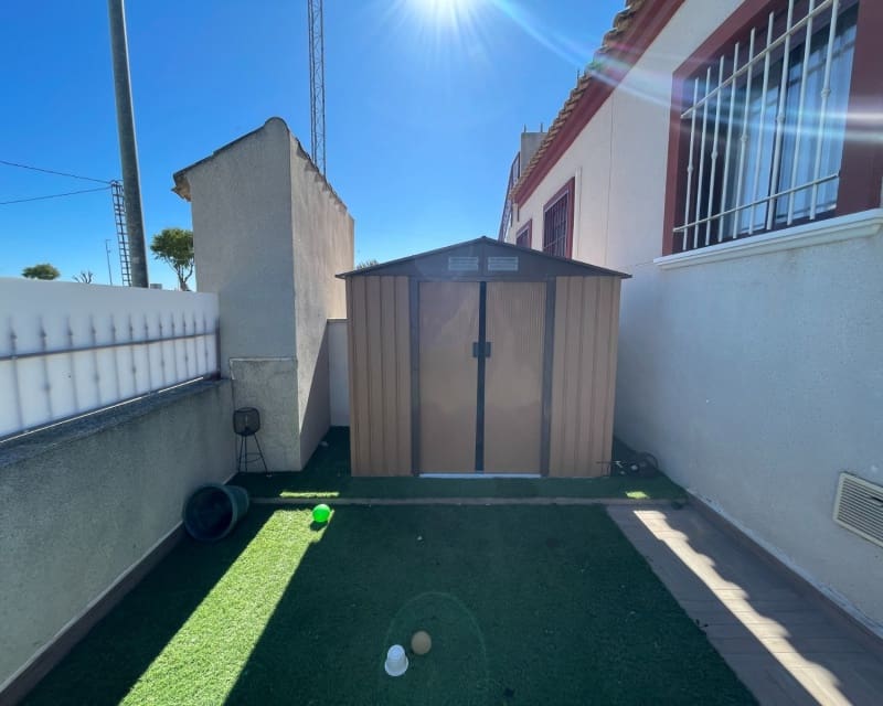 2 soveværelse Bungalow til salg i Daya Vieja med swimmingpool - € 148.000 (Ref: 9626824)