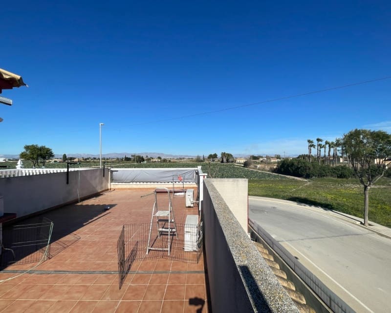 2 soveværelse Bungalow til salg i Daya Vieja med swimmingpool - € 148.000 (Ref: 9626824)