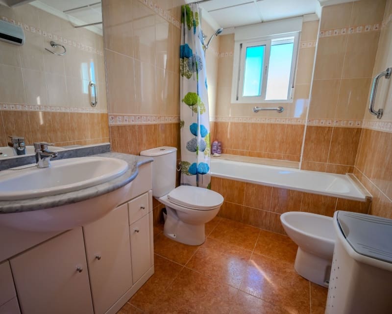 2 makuuhuone Huoneisto myytävänä paikassa Guardamar del Segura mukana uima-altaan - 169 950 € (Ref: 9640912)