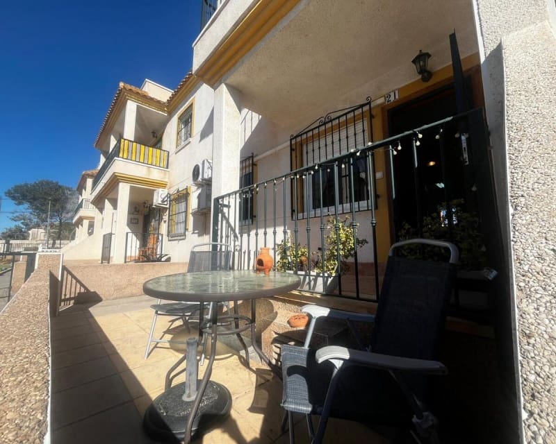 Apartamento de 2 habitaciones en Algorfa en venta con piscina - 127.000 € (Ref: 9640913)