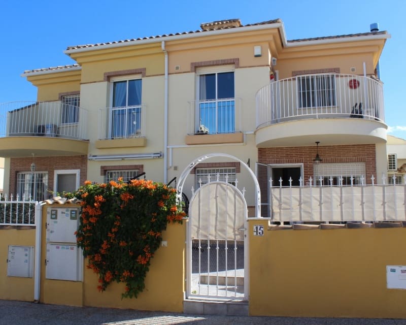3 quarto Moradia para venda em Villamartin com piscina - 239 000 € (Ref: 9640915)