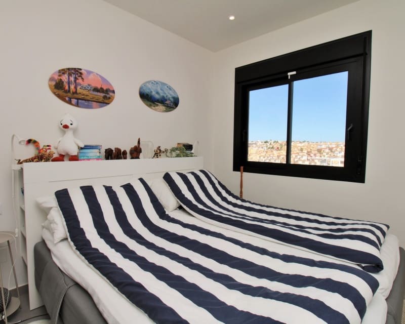 2 makuuhuone Huoneisto myytävänä paikassa Villamartin mukana uima-altaan - 299 000 € (Ref: 9640916)