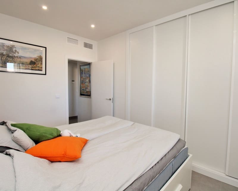 2 makuuhuone Huoneisto myytävänä paikassa Villamartin mukana uima-altaan - 299 000 € (Ref: 9640916)