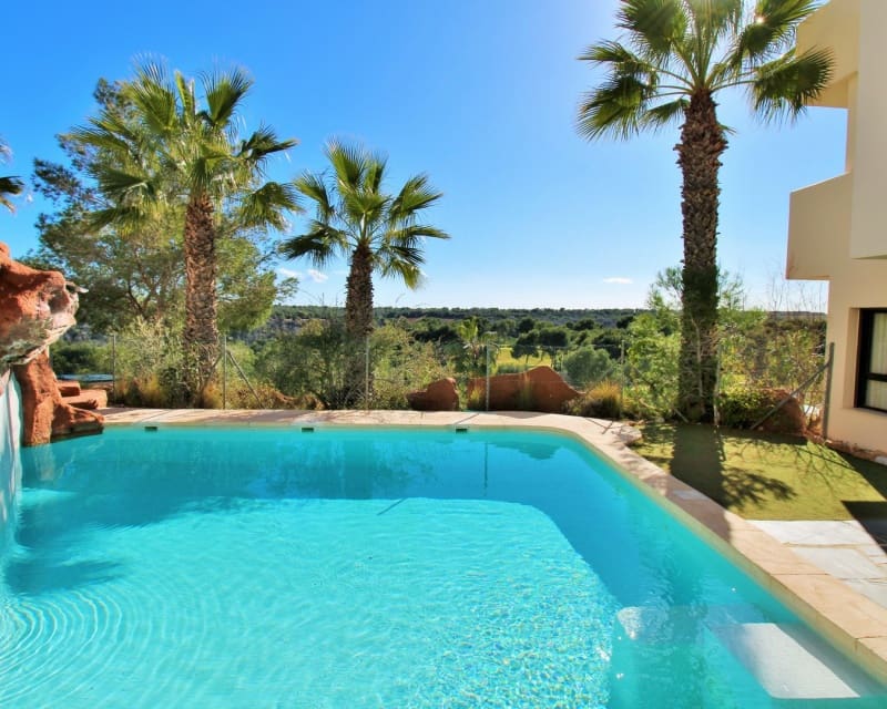 2 Zimmer Apartment zu verkaufen in Villamartin mit Pool - 199.900 € (Ref: 9640917)