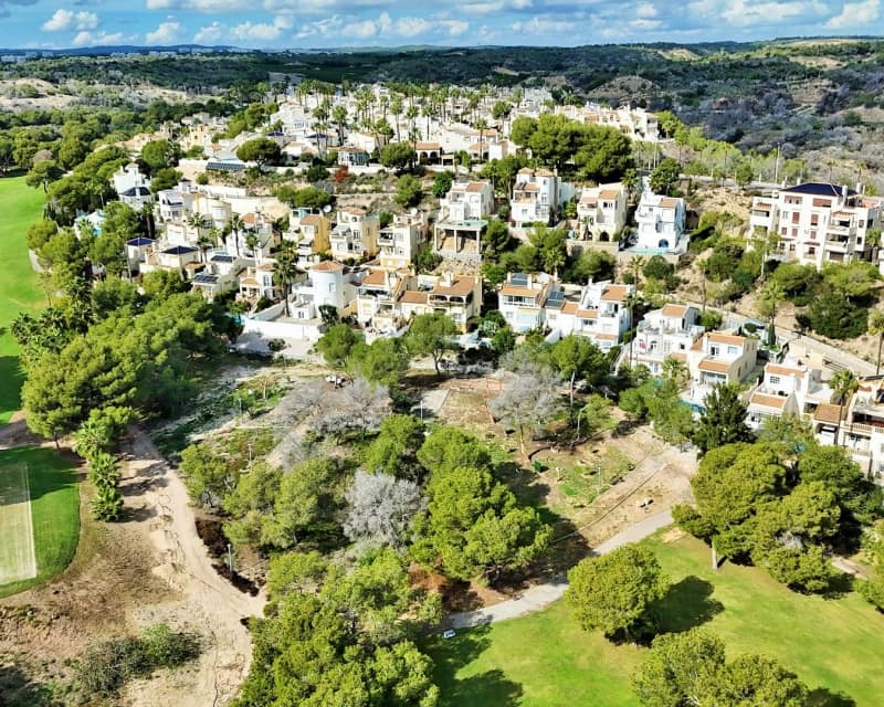 2 Zimmer Apartment zu verkaufen in Villamartin mit Pool - 199.900 € (Ref: 9640917)