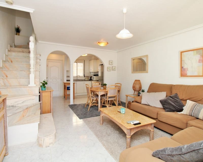 3 makuuhuone Omakotitalo myytävänä paikassa Playa Flamenca mukana uima-altaan - 234 900 € (Ref: 9640918)