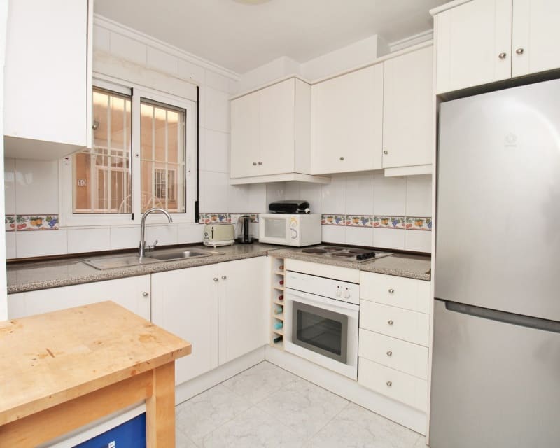 3 makuuhuone Omakotitalo myytävänä paikassa Playa Flamenca mukana uima-altaan - 234 900 € (Ref: 9640918)