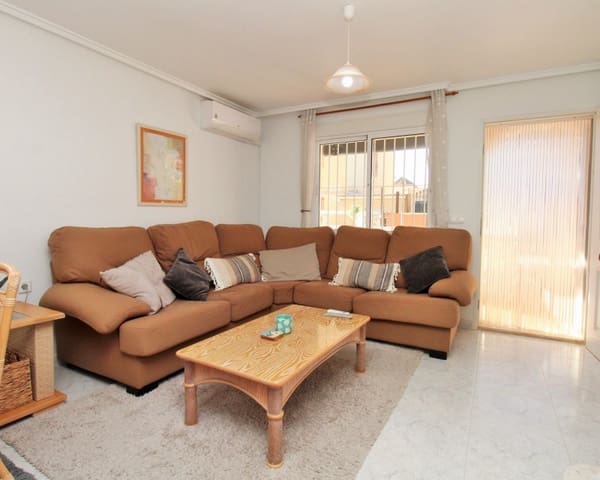 3 makuuhuone Omakotitalo myytävänä paikassa Playa Flamenca, Orihuela mukana uima-altaan - 234 900 € (Ref: 9640918)