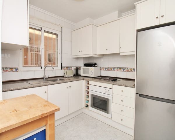 3 makuuhuone Omakotitalo myytävänä paikassa Playa Flamenca, Orihuela mukana uima-altaan - 234 900 € (Ref: 9640918)