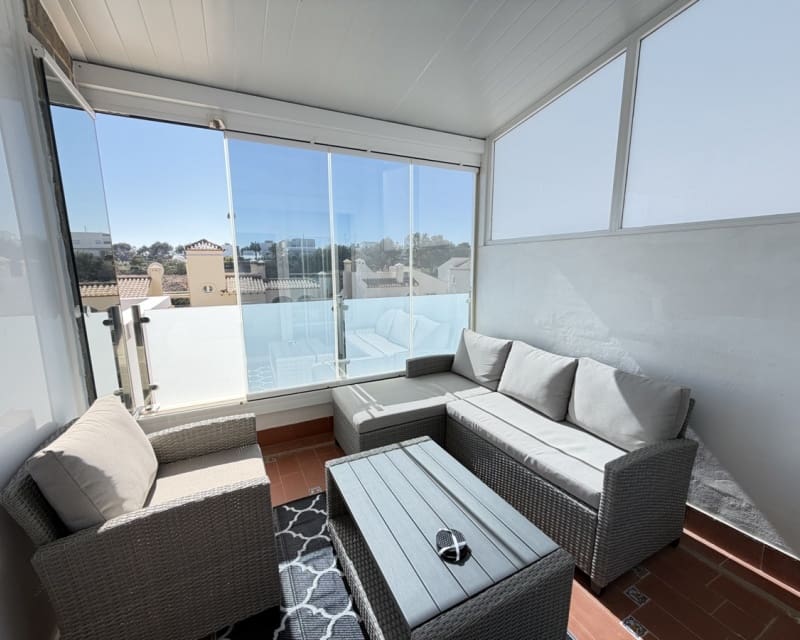 Chalet de 3 habitaciones en Villamartin en venta con piscina - 389.000 € (Ref: 9640919)