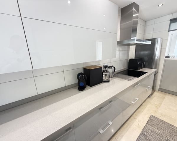 Chalet de 3 habitaciones en Villamartin, Orihuela en venta con piscina - 389.000 € (Ref: 9640919)