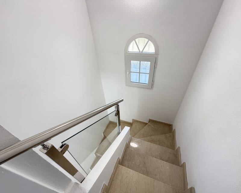 Chalet de 3 habitaciones en Villamartin en venta con piscina - 389.000 € (Ref: 9640919)