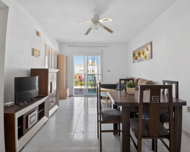 2 makuuhuone Huoneisto myytävänä paikassa Torrevieja mukana uima-altaan - 135 000 € (Ref: 9640921)